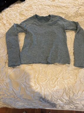 Lulu Lemon Heathered Gray Crewneck Long Sleeve Top